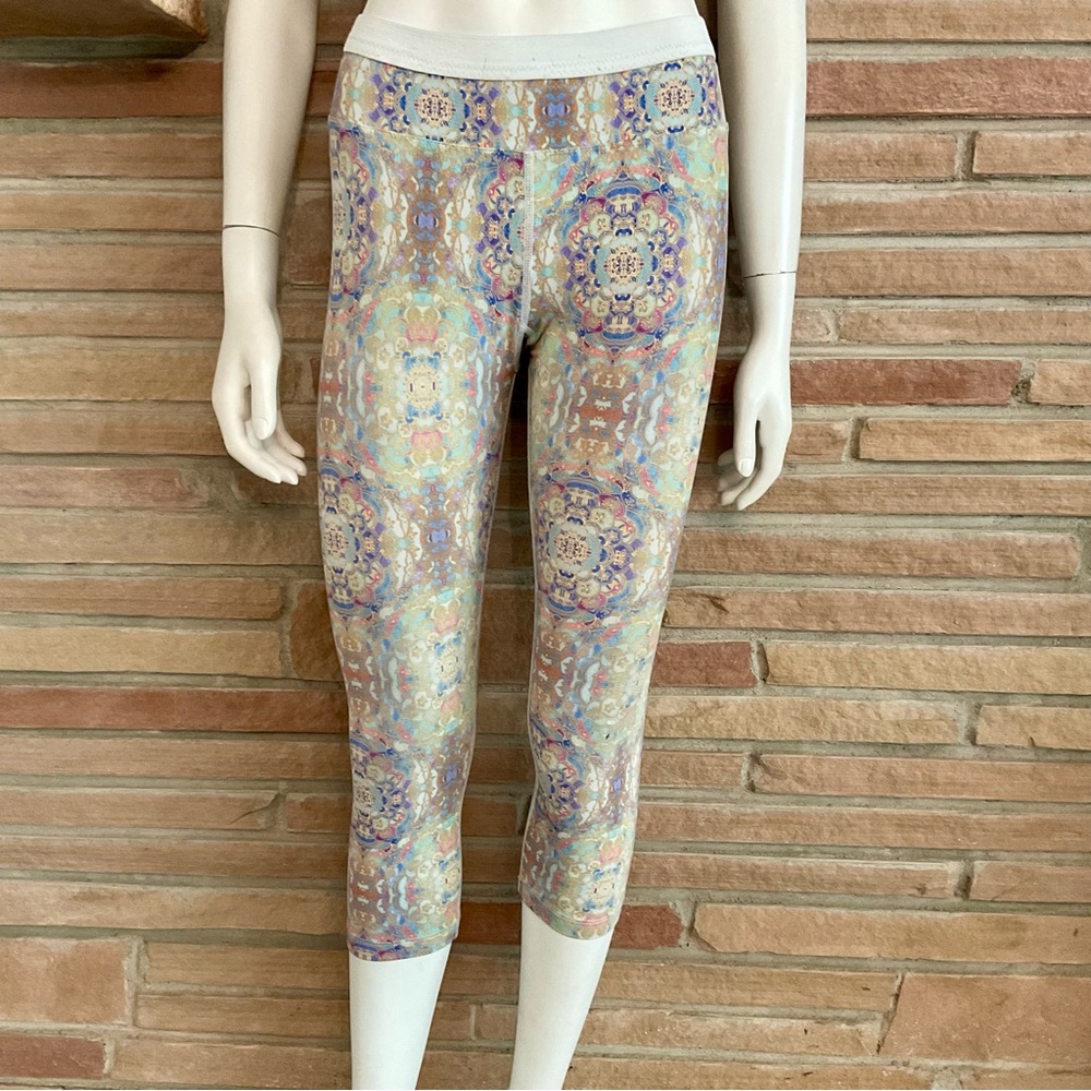 Mira Rae Boho Print Cropped Leggings Small -Flaws